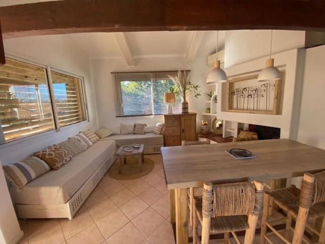 Petit Mas Calme Typique Du Sud ! Villa Valergues Exterior photo